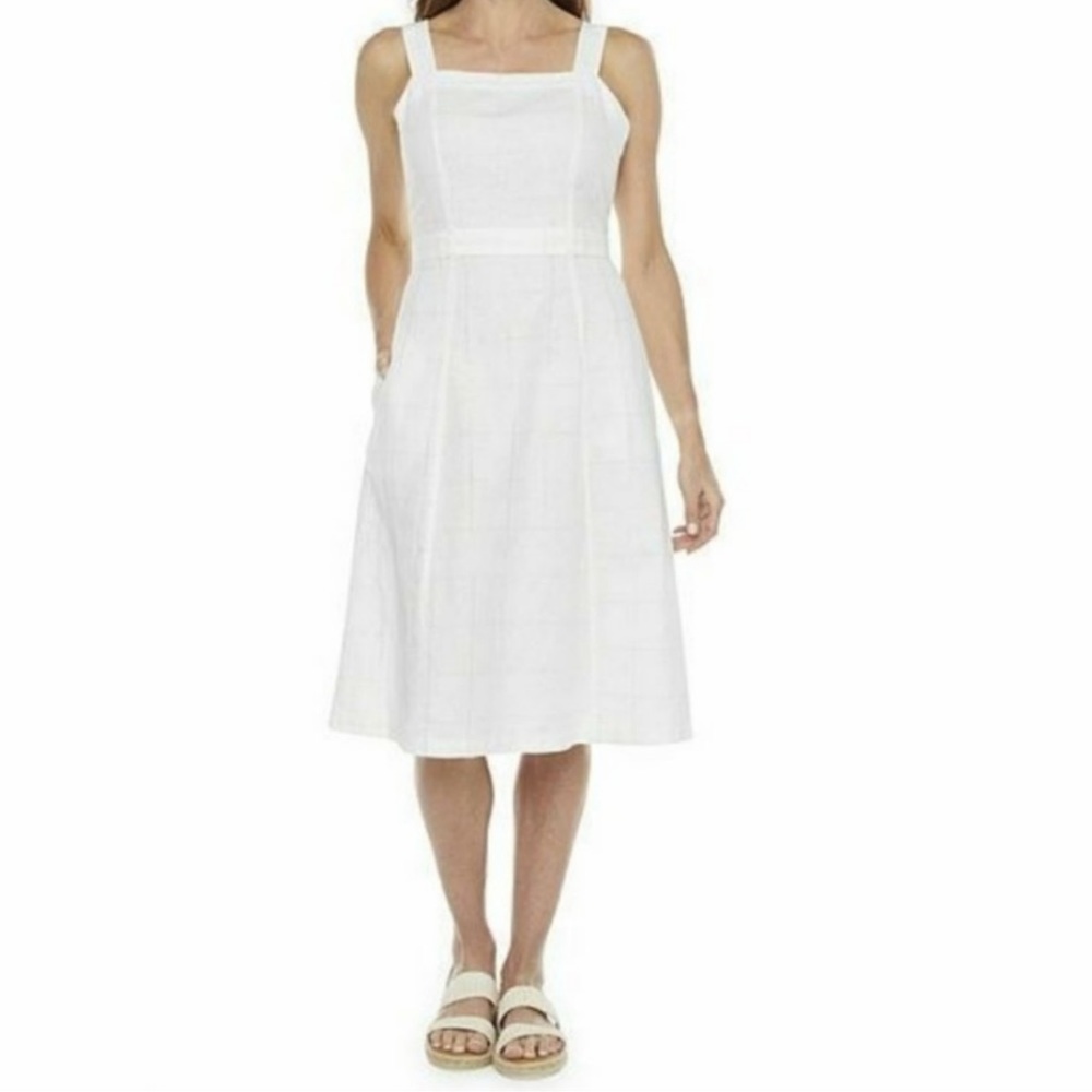‼️NEW‼️LizClaiborne White With Gold Plaid ⭐️SIZE 4⭐️